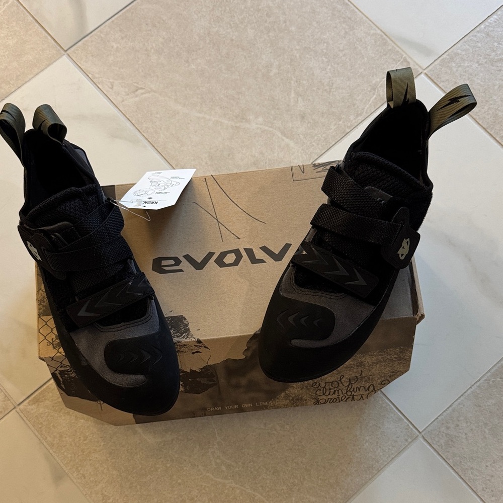 Evolv Kronos Men's Black climbing Shoes 10.5